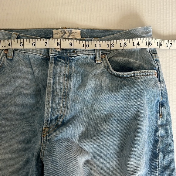 We The Free Womens Light Wash Distressed Cut Off 5 Pocket Denim Blue Jeans 27 ♦️ - Picture 7 of 9